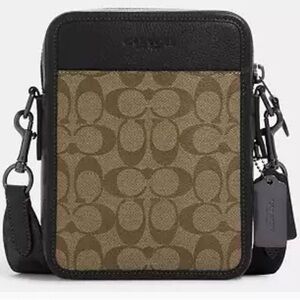 Coach men side bag excellent condition used once